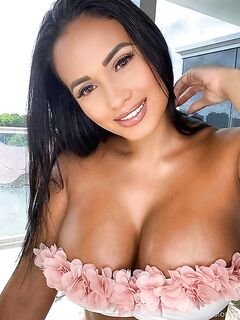 Onlyfans Yineth Moreno nude photos leaks part 5